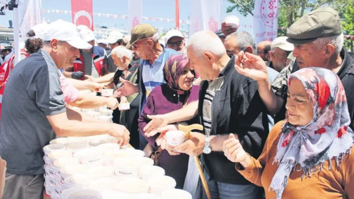 Diyanet İşleri Başkanı Prof. Dr. Ali Erbaş, fitneye karşı birlik ve muhabbet mesajı veriyor.