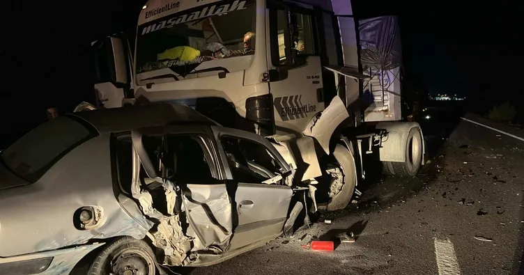 Niğde’de acı kaza: TIR ile otomobil birbirine girdi! Yaşlı çift kurtarılamadı...