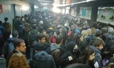 Ankara’da metro hattında arıza nedeniyle seferler durdu #ankara Ankara’da metro hattında arıza nedeniyle seferler durdu #ankara