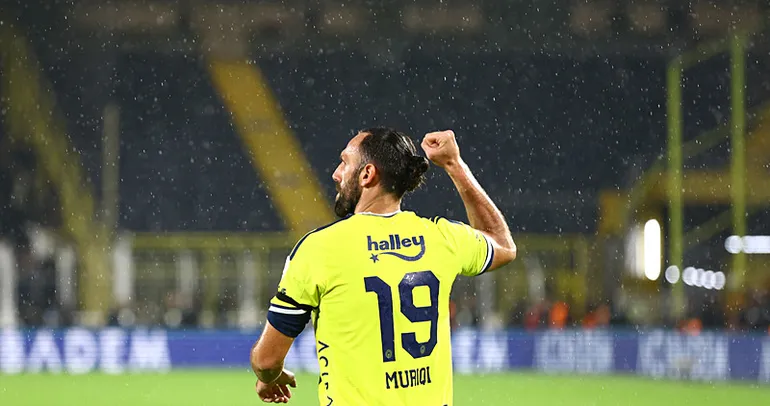 Vedat Muriqi kendini aştı!