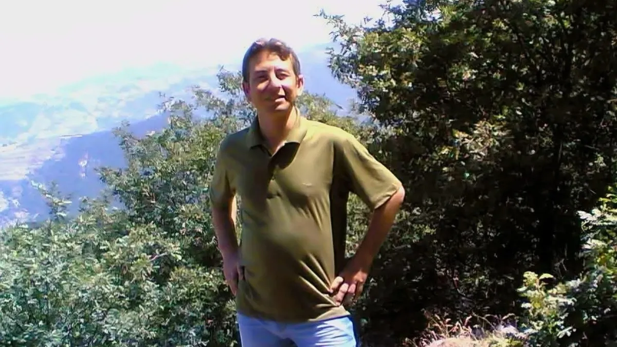 Halı sahada kalp krizi geçiren öğretmen öldü Halı sahada kalp krizi geçiren öğretmen öldü