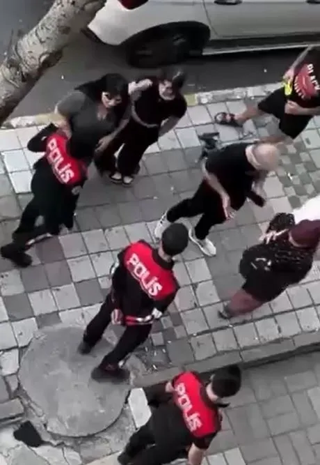 Sosyal medya fenomeni gelinlikçiyi birbirine kattı!