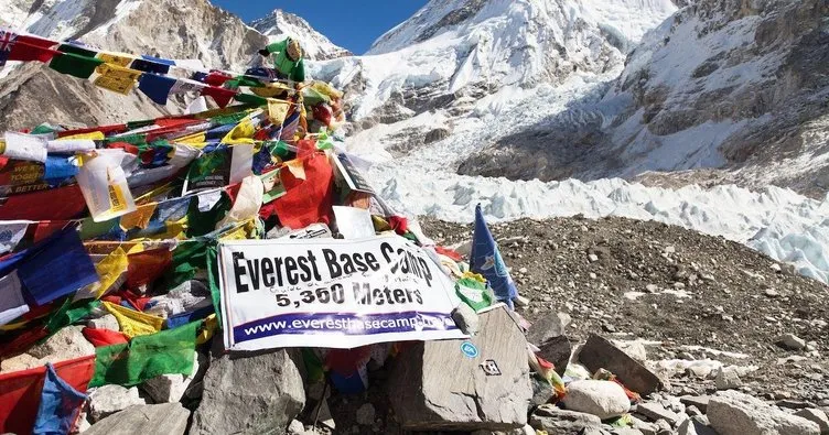 Everest’te çöplerden sanat