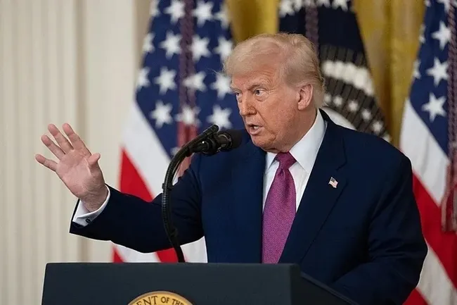 son-dakika-i-abd-baskani-trumptan-irana-yeni-muzakere-sarti-tazminat-talep-edecegiz-1786382247152.jpeg SON DAKİKA I ABD Başkanı Trump'tan İran'a yeni müzakere şartı: Tazminat talep edeceğiz