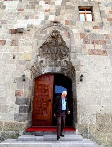 Tarihi camiler Ramazan’a hazır