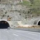 Yapımına 16 yıl önce başlanan Bolu Dağı Tüneli’nin İstanbul’a gidiş yönü ulaşıma açıldı