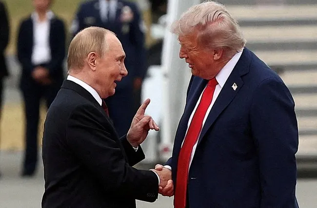 SON DAKİKA | Trump, Putin ile görüşmesinin ardından açıkladı! Macaristan’da bir araya geleceğiz