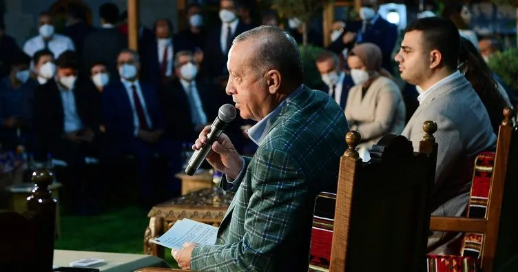 Erdoğan şiirin başkentinde gençlerle buluştu