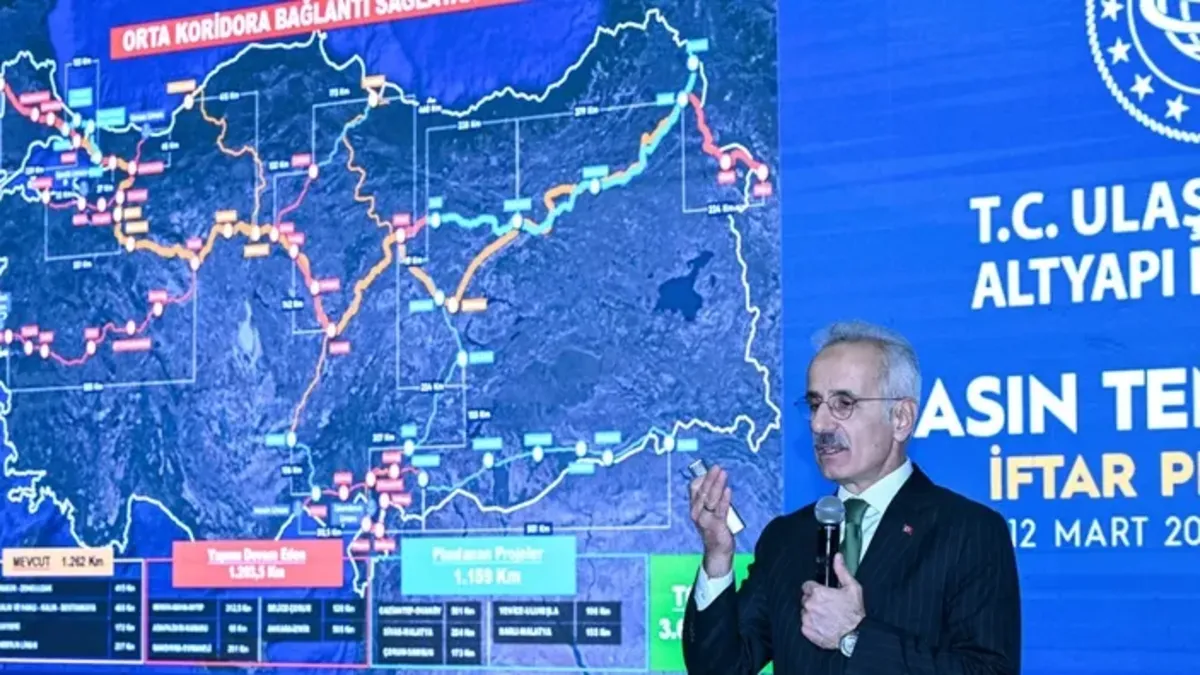 Ankara’ya dev metro hattı geliyor! Bakan Uraloğlu Esenboğa Havalimanı Metro Hattı için tarih verdi Ankara’ya dev metro hattı geliyor! Bakan Uraloğlu Esenboğa Havalimanı Metro Hattı için tarih verdi