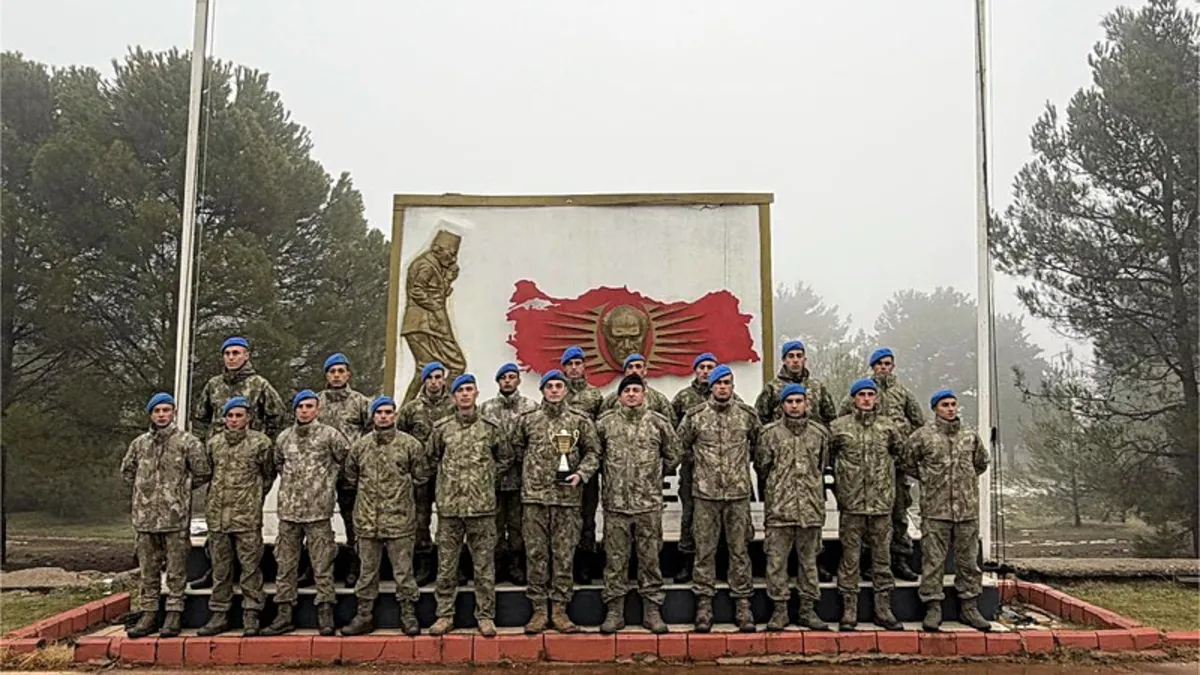 MSB: 'En İyi Komando Kolu Yarışması' düzenlendi MSB: 'En İyi Komando Kolu Yarışması' düzenlendi