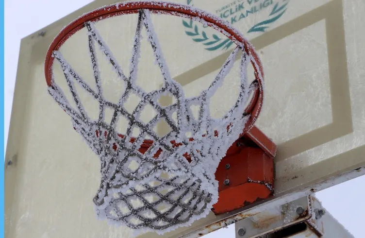 Sibirya soğukları Göle’yi esir aldı