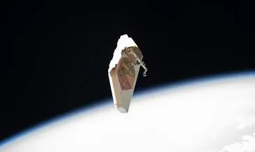 Astronot uzaya çöp atarken görüntülendi