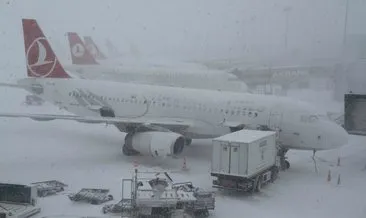 İstanbul Havalimanlarında kar alarmı: 273 uçuş iptal edildi #istanbul