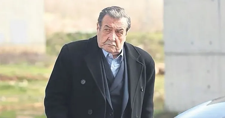Usta oyuncu bir kez daha ameliyat oldu