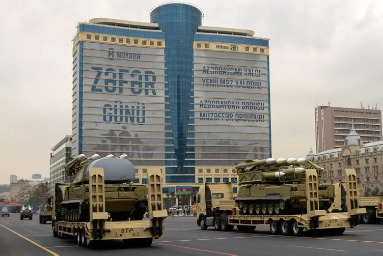 Türk askeri Azerbaycan'da! Bakü sokaklarında 'Vatan sana canım feda' sesleri