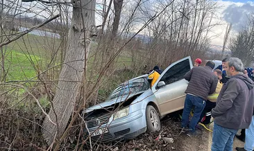 Bursa’da otomobil ağaca çarptı! 1 yaralı