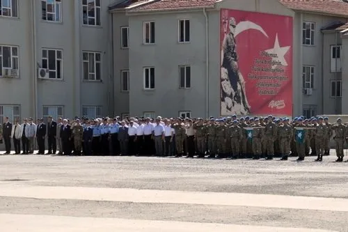 Şehidi son yolculuğuna devletin zirvesi uğurladı