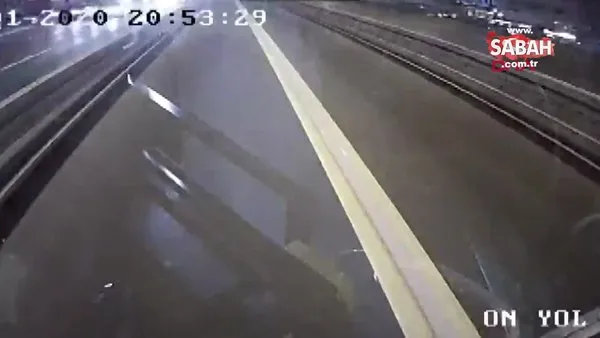 İstanbul'da metrobüs yoluna giren motosiklet sürücüsünün ölüm anı görüntüleri ortaya çıktı!