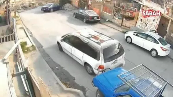Araç, içindeki 3 çocukla birlikte çukura düştü | Video