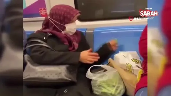 Metroda fasulye ayıklayan teyze vatandaşların ilgi odağı oldu | Video