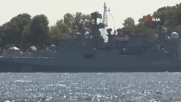 Rus savaş gemisi 'Amiral Essen' İstanbul Sarayburnu’na demirledi