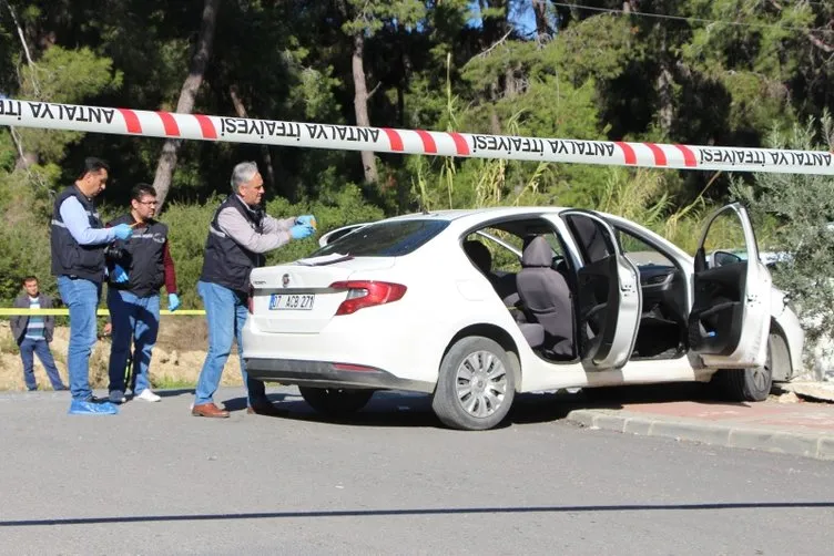 Antalya’da 2 çocuk babası adam, araç içinde kurşun yağmuruna tutuldu