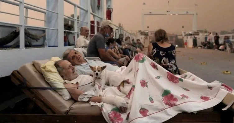 Yunanistan’daki tahliyelerden yeni görüntüler! Adeta can pazarı yaşandı