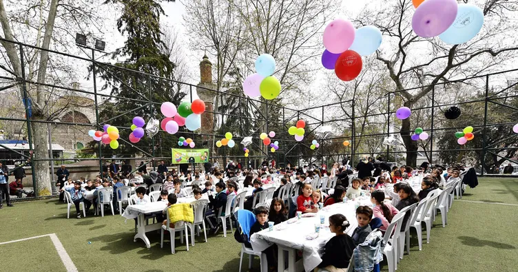 Tekne orucu tutan çocuklar iftar açtı