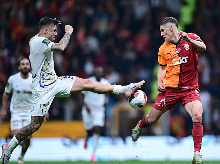 son-dakika-haberi-galatasaray-evinde-eyupspora-takildi-bu-sezon-ikinci-kez-puan-kaybetti-1733077384137.jpeg