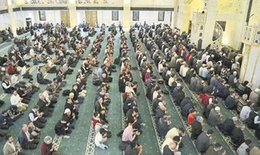 Camilerde Mevlit Kandili yoğunluğu