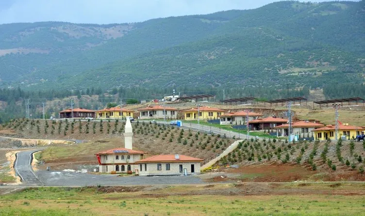 Köy evlerine yerleşen depremzedeler: “Oyumuz yine depremde Hızır gibi yetişen Erdoğan’a”