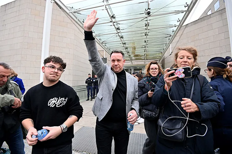 Korkunç dava sonuçlandı: Sapık kocanın cezası belli oldu! 72 yaşındaki kadın 50 erkeğin cinsel istismarına uğramıştı