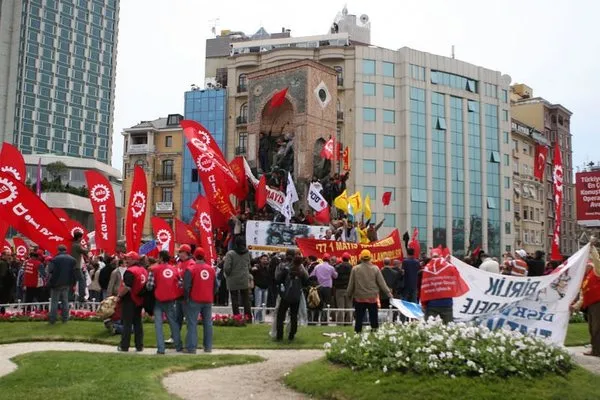 İşçiler 32 yıl sonra Taksim'de
