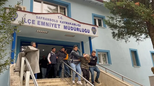 safranboluda-kuyumcu-soyan-hirsizlar-ve-gozcu-tutuklandi-1736751901027.jpg