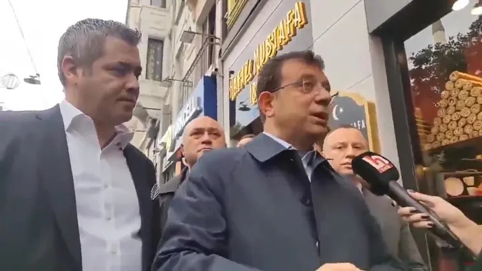 SON DAKİKA | Murat Ongun'dan terör saldırısının yaşandığı Taksim'de tepki çeken hareket!