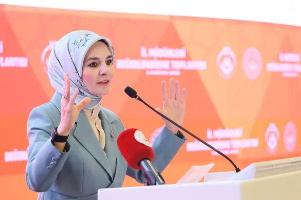 bakan-goktastan-81-il-mudurlerine-cagri-bakim-kuruluslarina-siki-denetim-yasli-cocuk-engelli-1792838250718.jpg