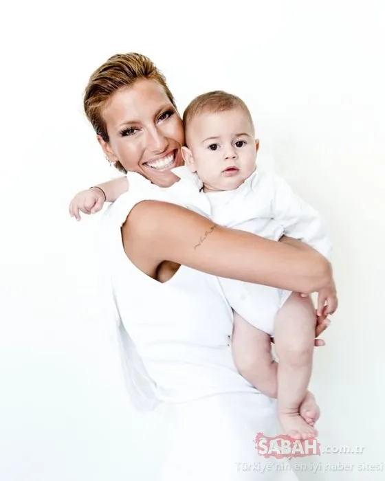 Çağla Şıkel çocuklarını paylaşmaya doyamıyor! Çağla Şıkel’in oğlu Kuzey şimdi mankenlere taş çıkarıyor!