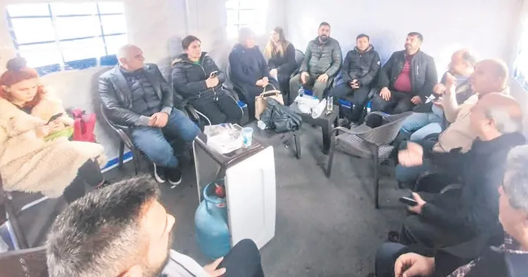 ‘Freni patlamış kamyon gibi gidiyorlar’