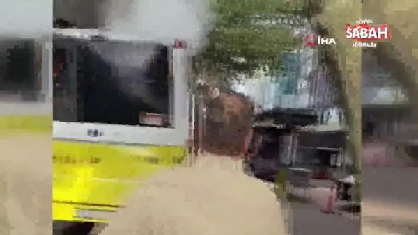 Ataşehir'de 15 yolcusu olan Özel Halk Otobüsünün motorunun yandığı anlar kamerada | Video