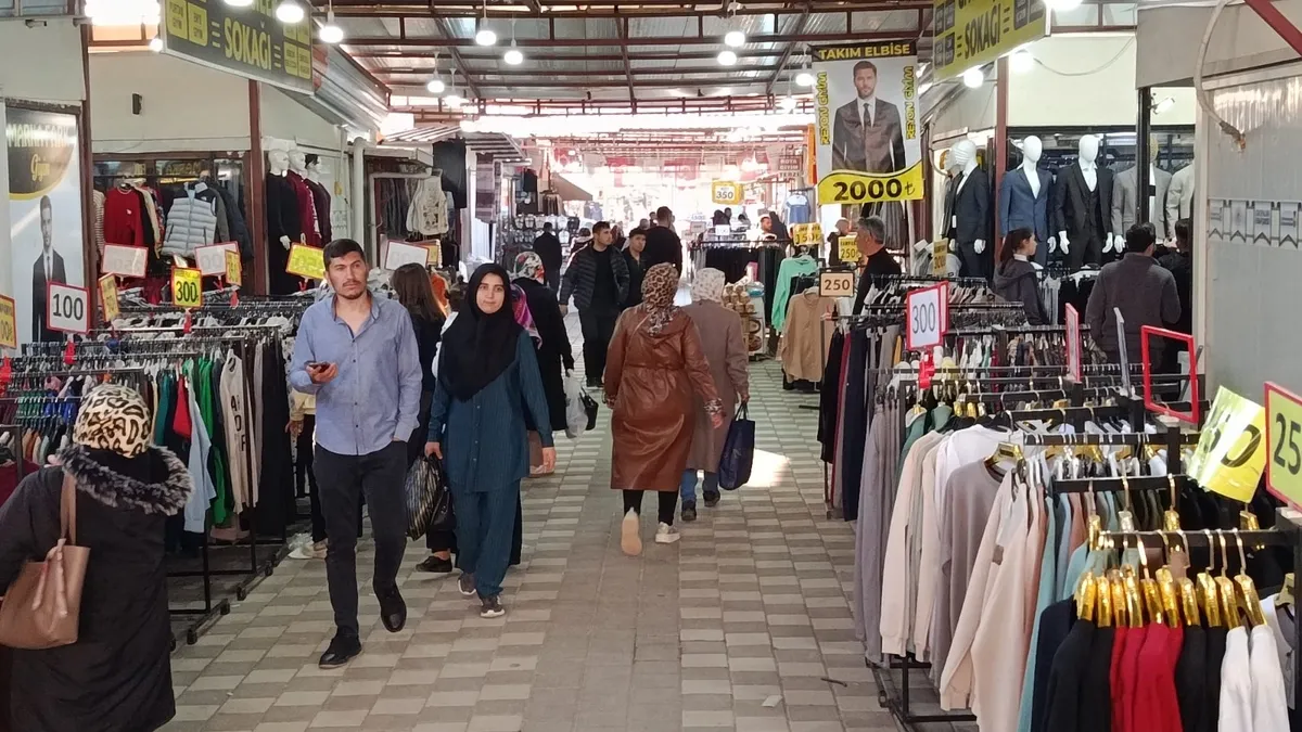 Kahramanmaraş’ta bayram bereketi: Çarşılar dolup taştı Kahramanmaraş’ta bayram bereketi: Çarşılar dolup taştı