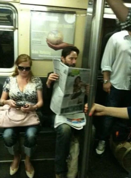 Ünlüler de metroyu kullanıyor