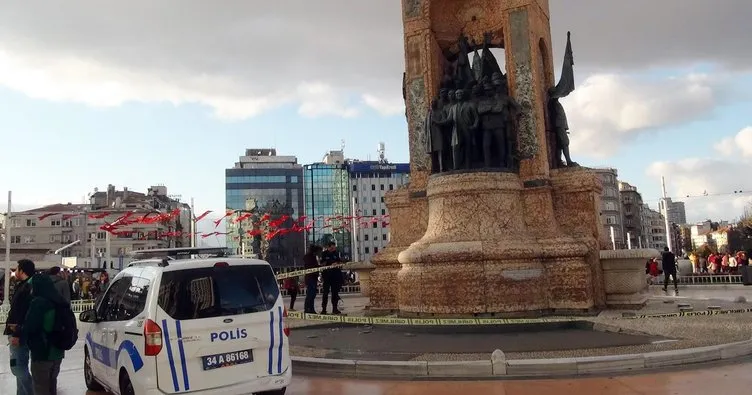 Anıttan kopan mermer turisti yaraladı