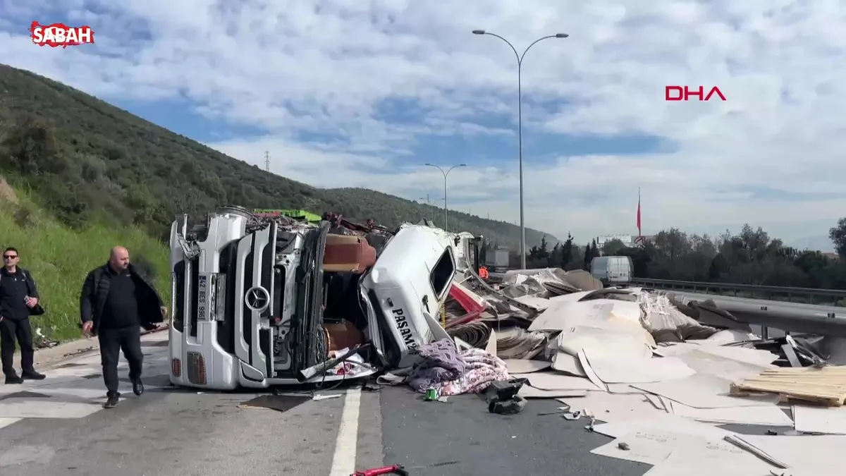SON DAKİKA: TEM’de trafik kazası! İstanbul yönü trafiğe kapatıldı | Video videosunu izle SON DAKİKA: TEM’de trafik kazası! İstanbul yönü trafiğe kapatıldı | Video videosunu izle