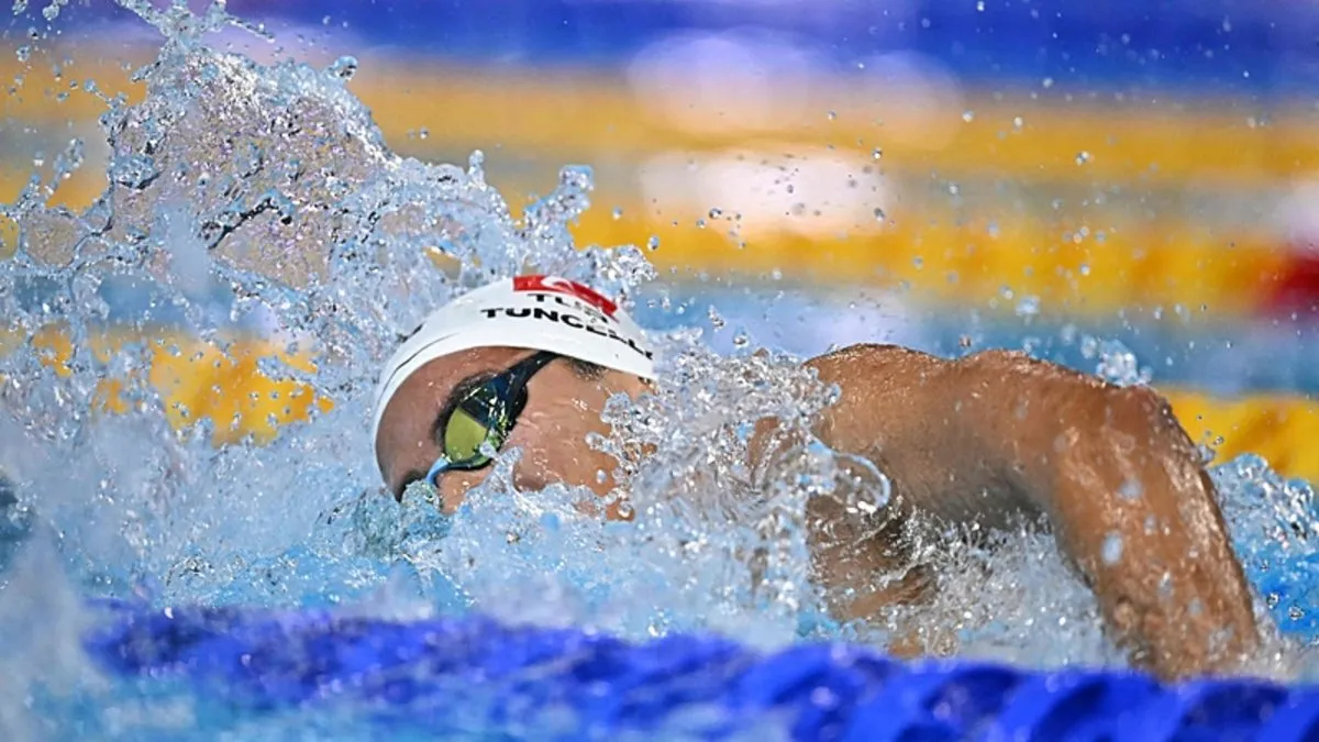 Milli yüzücü Kuzey Tunçelli, 1500 metre serbestte dünya 6'ncısı oldu