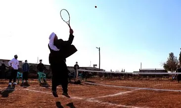 Viranşehir’de tenis kortu köylülere emanet