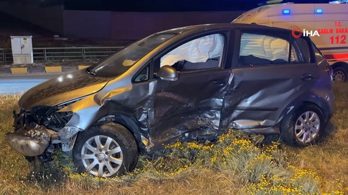 Kastamonu’da iki otomobil çarpıştı: 4 yaralı Kastamonu’da iki otomobil çarpıştı: 4 yaralı