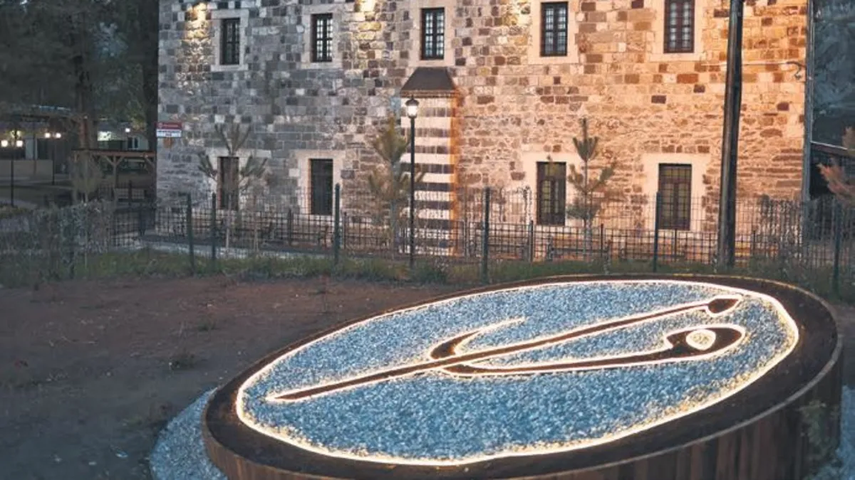 Horhor Camii ibadete açıldı