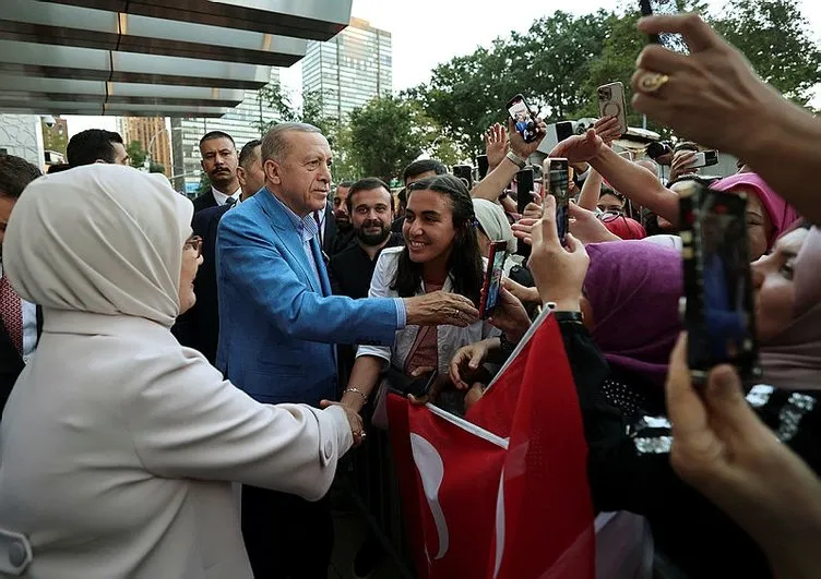 ABD'ye giden Başkan Erdoğan’a New York’ta sevgi seli! İnsanlar Türkevi'ne akın etti