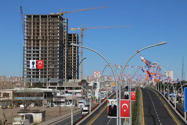 Diyarbakır Cumhurbaşkanı Erdoğan'ı bekliyor