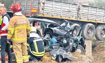 Trafik kazası bir aileyi yok etti 